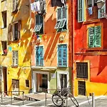 Magnifique 2 Pieces En Plein Coeur Du Vieux Nice